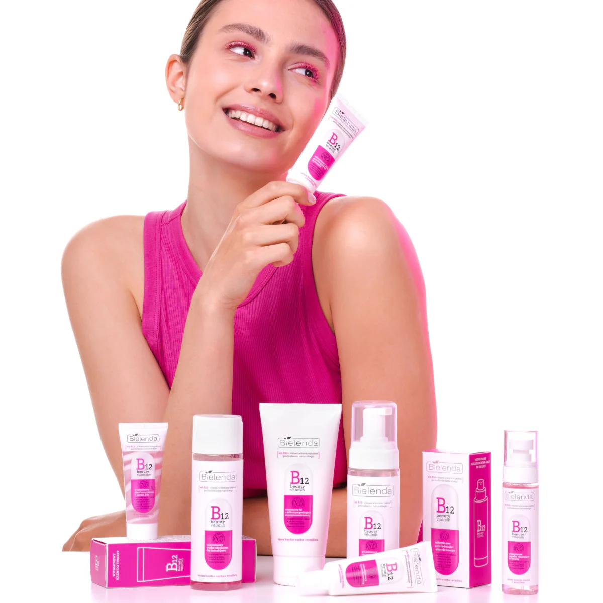 Bielenda B12 Beauty Vitamin Face Cleansing Gel with Peeling (EXP 09/2026) - Image 2