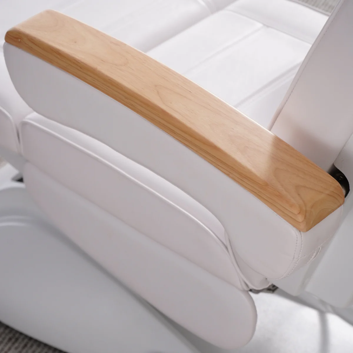 Manufakturo Grace Electric Beauty Bed - 3 Motors Black - Image 6