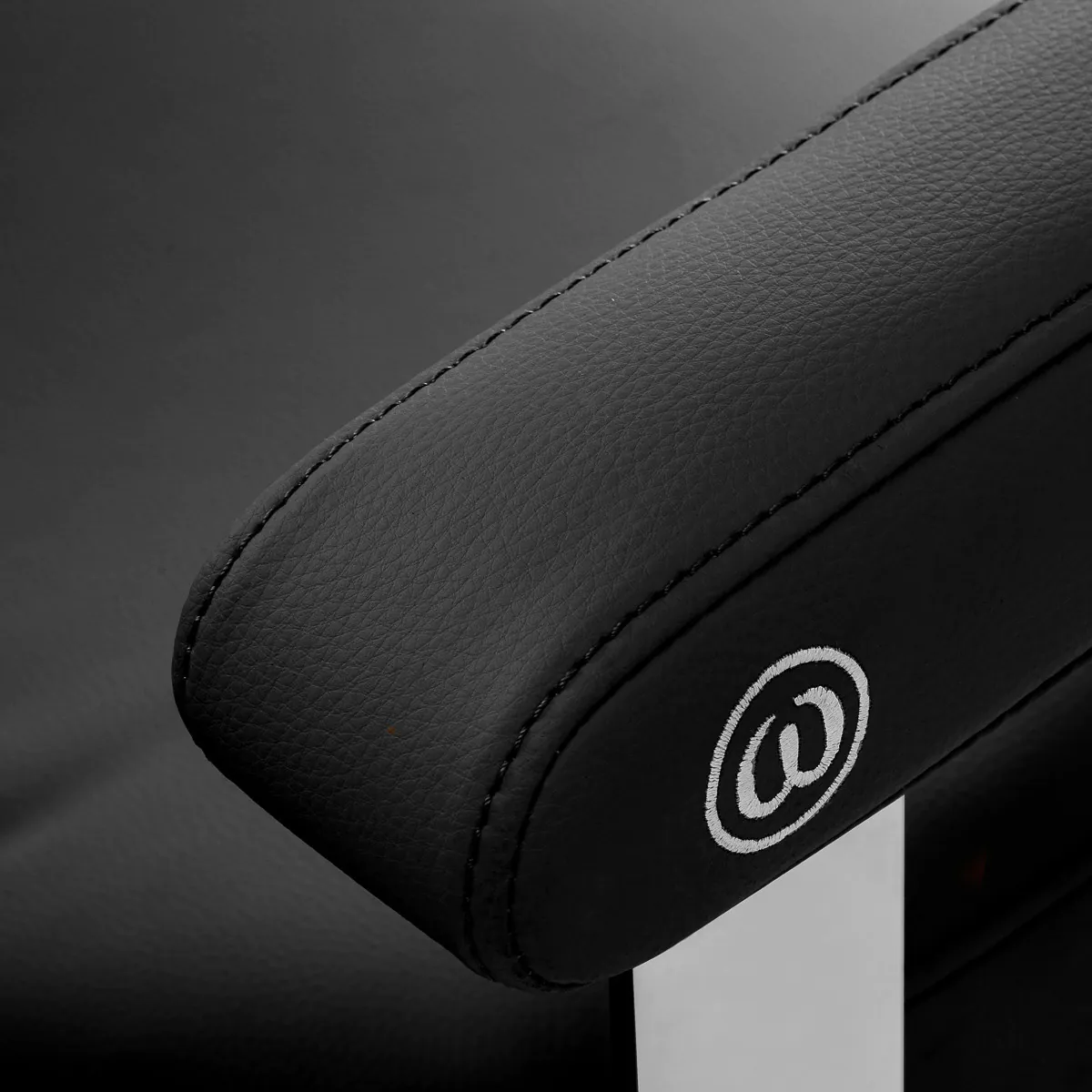 Omega Hairdressing Chair Astra Plus Black - Image 6