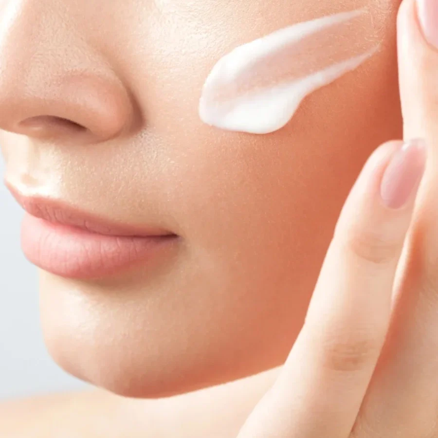 OnlyBio Botanic Clinic Acne Treatment Micro Exfoliating Night Cream - Image 2
