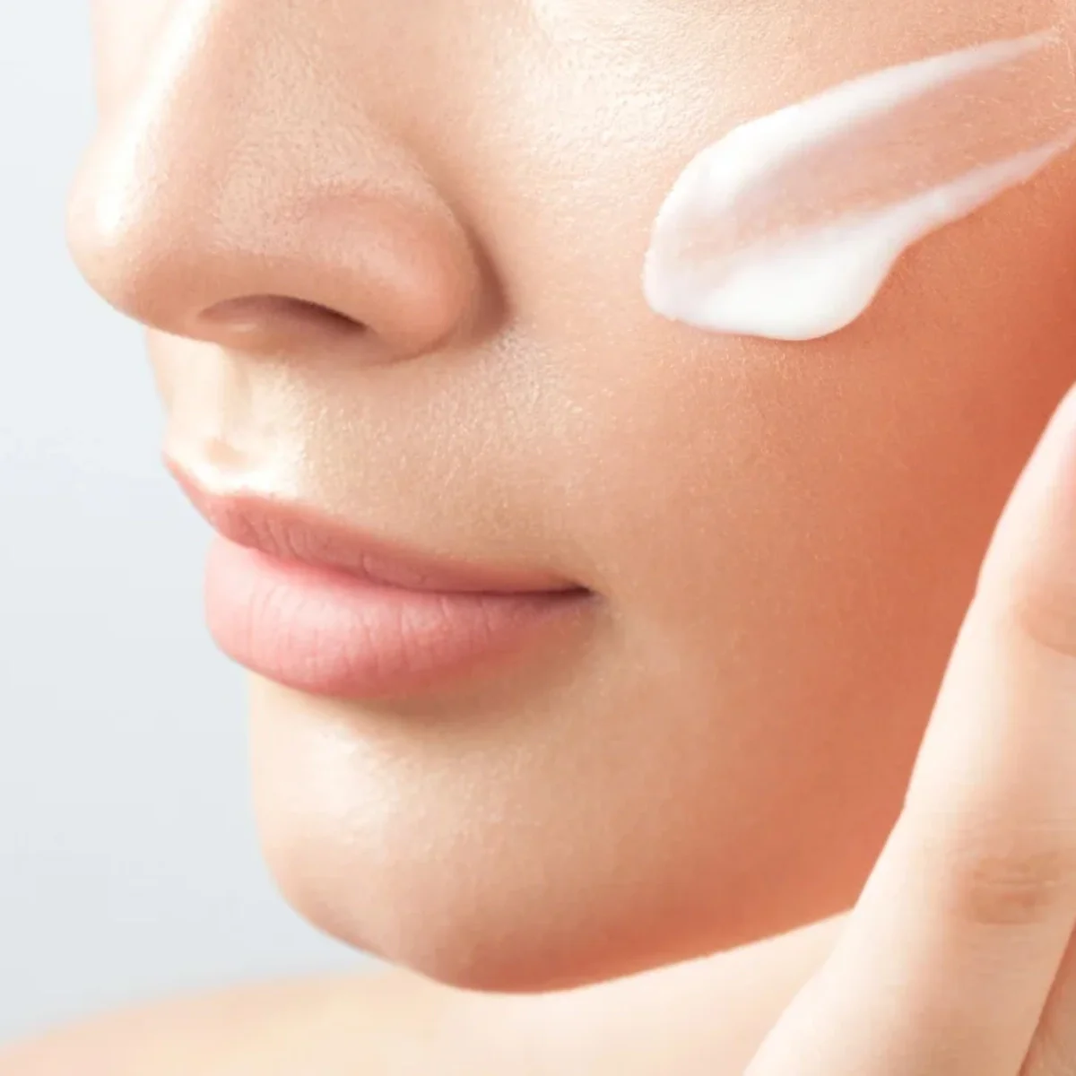 OnlyBio Botanic Clinic Youth Treatment Firming Day & Night Cream - Image 2