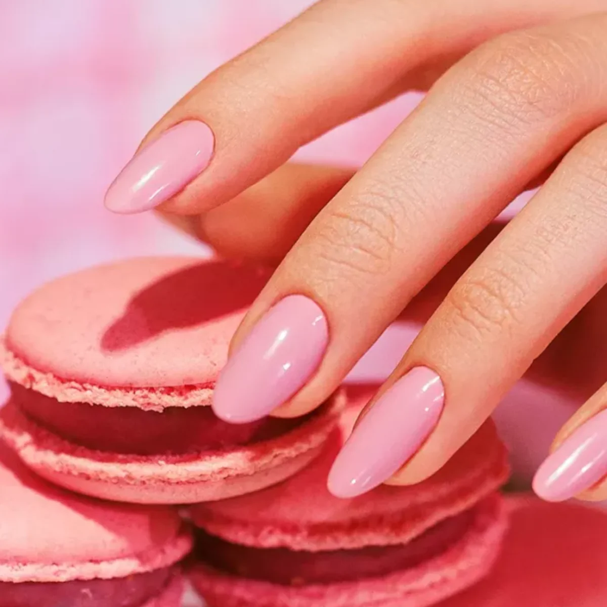 Victoria Vynn Gel Polish Color 425 MacaRose - Image 2